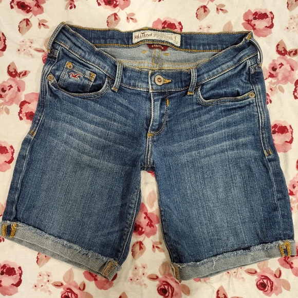 Hollister Denim Shorts - Picture 1 of 3